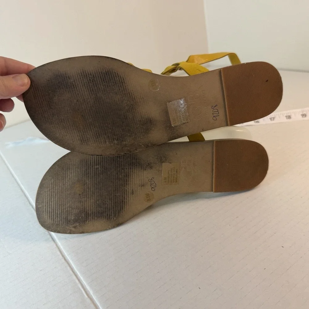 Gianni Bini Women's Flat Yellow Leather Strapy Sandals 8.5M Beach Vacation‎